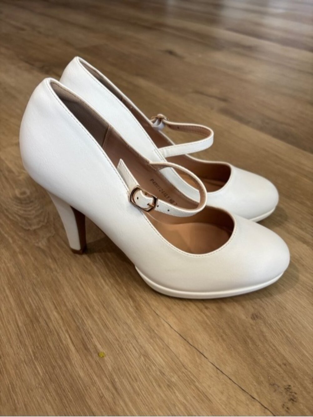 NEW Women’s IDIFU IN4 Mary Jane Pumps